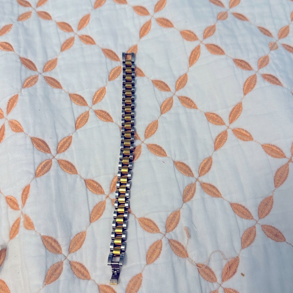 Bracelet